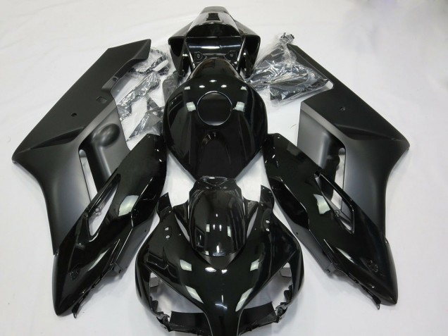 2004-2005 Matte and Gloss Black CBR1000RR Fairings 2004-2005 Matte and Gloss Black CBR1000RR Fairings